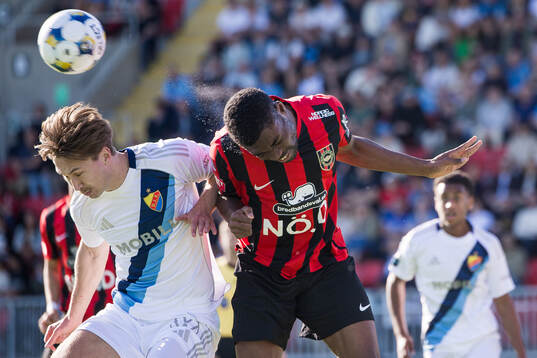 Djurgårdens Miro Tenho och Brommapojkarnas Ezekiel Alladoh
