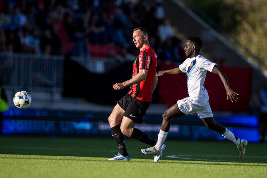 Brommapojkarnas Even Hovland och Djurgårdens Tokmac Nguen