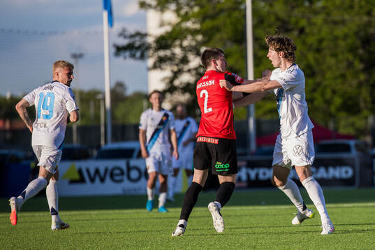 Brommapojkarnas Hlynur Freyr Karlsson och Djurgårdens