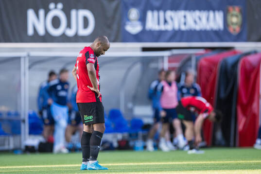 Brommapojkarnas Serge-Junior Martinsson Ngouali deppar