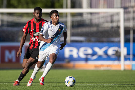 Brommapojkarnas Ezekiel Alladoh och Djurgårdens Isak