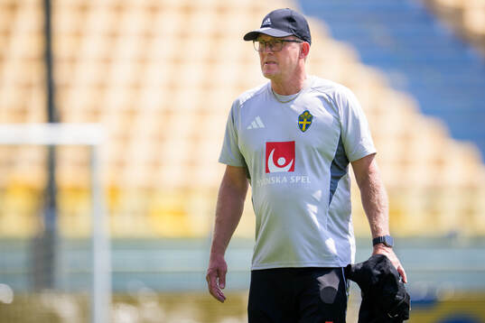 Goalkeeper coach Leif Troedsson of the Swedish women’s