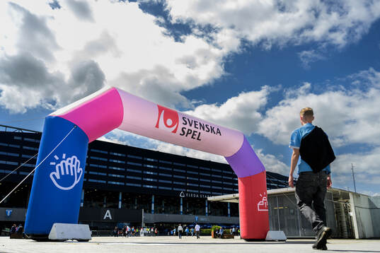 Eleda Stadion bakom en Svenska spel båge
