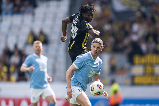 Häckens Severin Nioule och Malmö FFs Jens Stryger Larsen