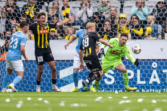 Häckens målvakt Etrit Berisha