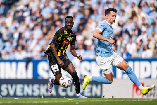 Häckens John Paul Dembe och Malmö FFs Colin Rösler
