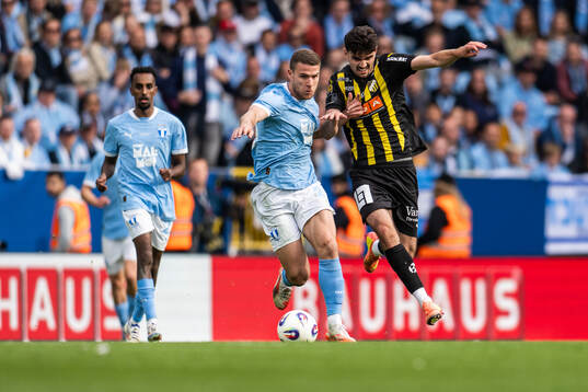 Malmö FFs Gabriel Busanello och Häckens Nikola Mitrovic
