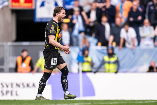 Häckens Adam Lundkvist jublar