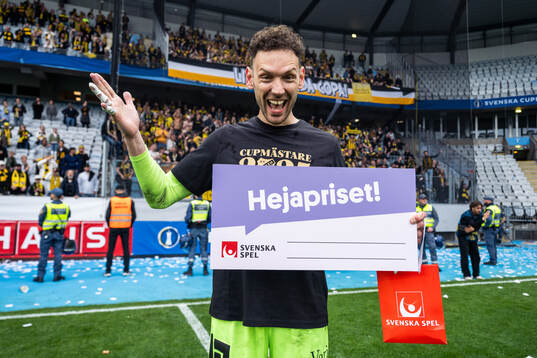 Häckens målvakt Etrit Berisha utnämns till matchens