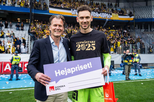Häckens målvakt Etrit Berisha utnämns till matchens