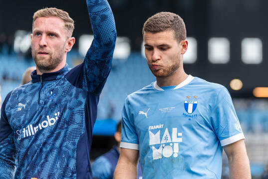 Malmö FFs Gabriel Busanello deppar