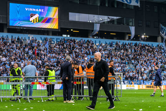 Malmö FFs tränare Henrik Rydström  deppar