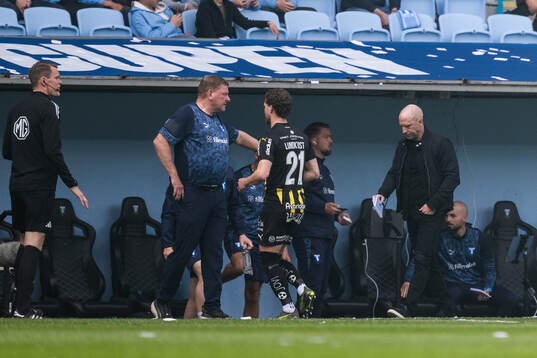 Malmö FFs tränare Henrik Rydström när matchen pausats
