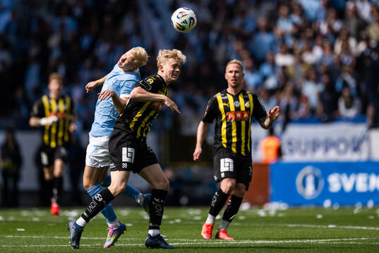 Malmö FFs Otto Rosengren och Häckens Isak Brusberg