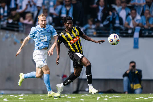 Malmö FFs Oscar Lewicki och Häckens Severin Nioule