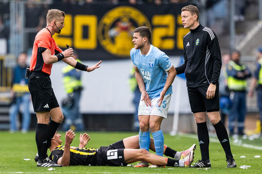 Häckens Silas Andersen och Malmö FFs Gabriel Busanello