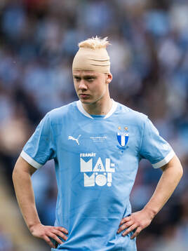Malmö FFs Otto Rosengren med bandage runt huvudet