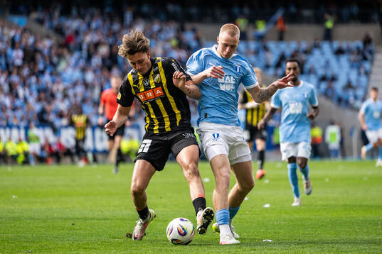 Häckens Silas Andersen och Malmö FFs Daniel Gudjohnsen