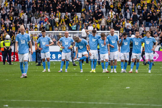 Malmö FFs spelare deppar i straffläggningen