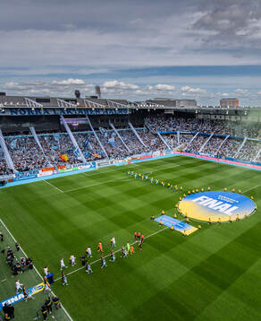 Häckens och Malmö FFs spelare gör entré