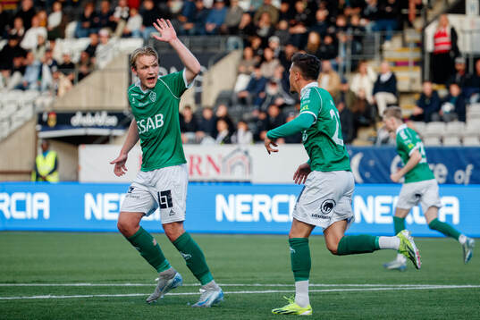 Brages Teodor Wålemark och Noah Åstrand John jublar