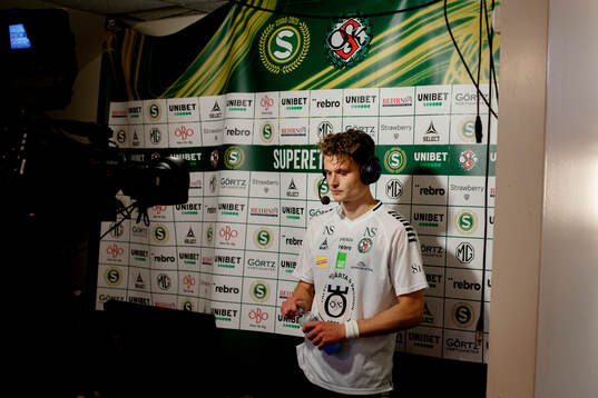 Örebros Erik McCue
