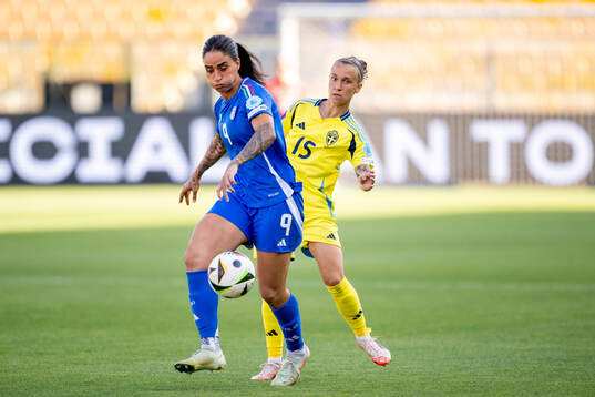 Martina Piemonte of Italy and Julia Zigiotti Olme of Sweden