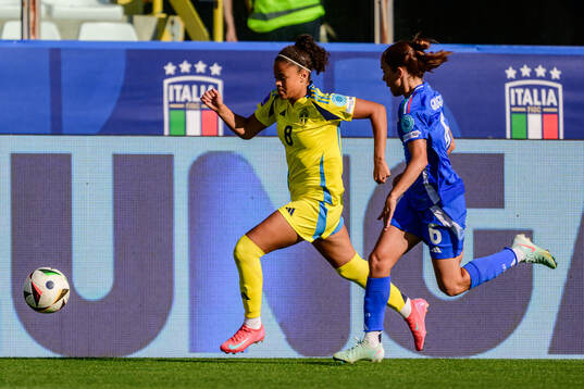 Felicia Schröder of Sweden and Manuela Giugliano of Italy
