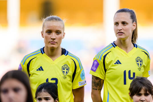 Smilla Holmberg and Nathalie Björn of Sweden