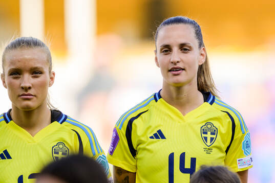 Smilla Holmberg and Nathalie Björn of Sweden