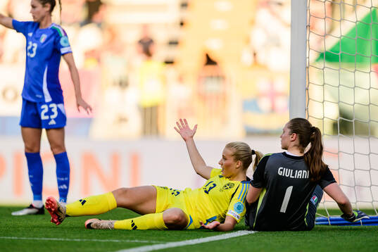 Smilla Holmberg of Sweden reacts