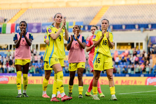 Bläddra bland fler bilder av Football, Women's Nations League, Italy - Sweden