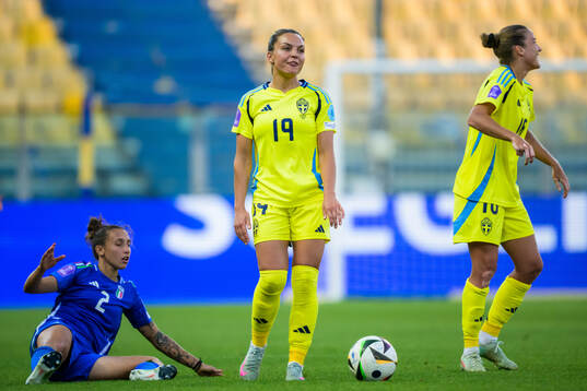 Valentina Bergamaschi of Italy and Johanna Rytting Kaneryd