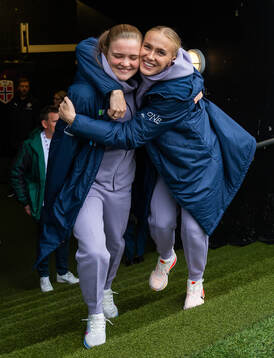 Signe Gaupset and goalkeeper Selma Panengstuen of Norway