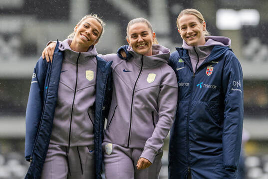 Celin Bizet Ildhusøy, Vilde Bøe Risa and Elisabeth