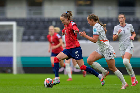 Caroline Graham Hansen of Norway and Alexandra