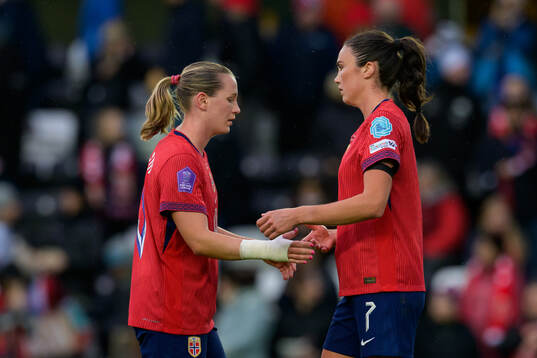 Elisabeth Terland and Ingrid Syrstad Engen of Norway