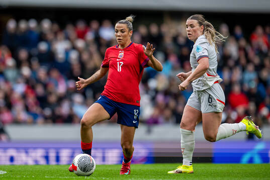 Celin Bizet Ildhusøy of Norway and Ingibjörg