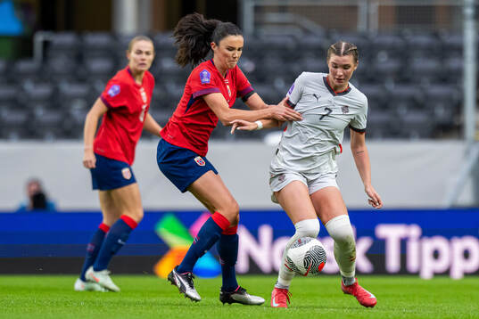 Ingrid Syrstad Engen of Norway and Karolina