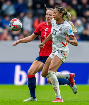 Marthine Østenstad of Norway and Sveindis Jonsdottir of
