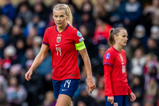 Ada Hegerberg and Caroline Graham Hansen of Norway
