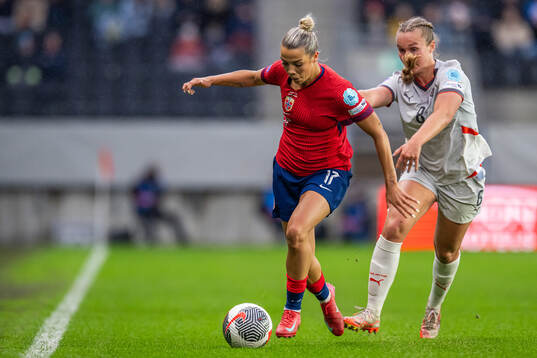 Celin Bizet Ildhusøy of Norway and Alexandra Johannsdottir
