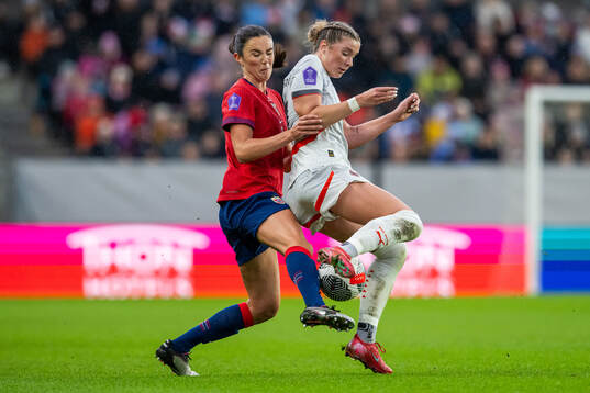 Ingrid Syrstad Engen of Norway and Karolina