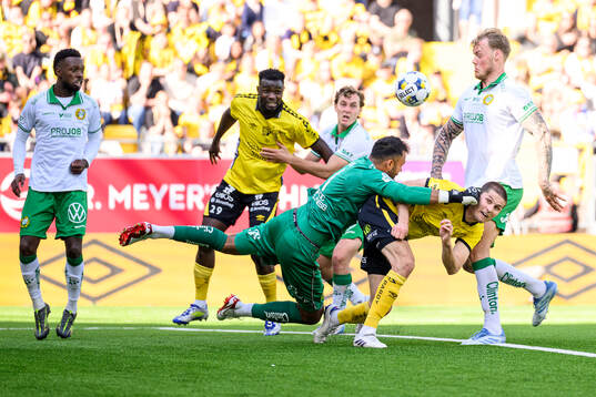 Hammarbys målvakt Warner Hahn och Elfsborgs Rasmus