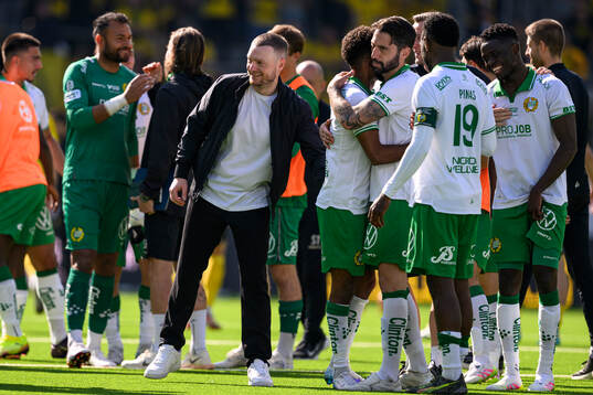 Hammarbys tränare Kim Hellberg jublar