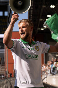 Hammarbys Simon Strand jublar