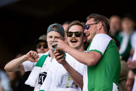 Hammarbys supportrar på läktaren