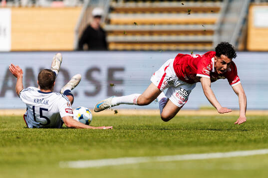Östers Ivan Kricak och Degerfors Elias Barsoum