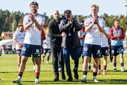 Östers tränare Martin Foyston och Youssoupha Sanyang
