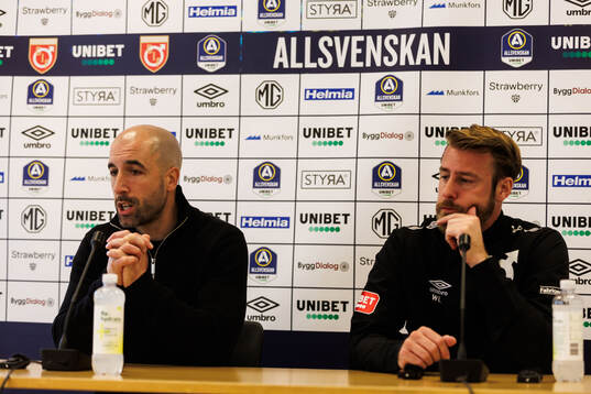Östers tränare Martin Foyston och Degerfors tränare
